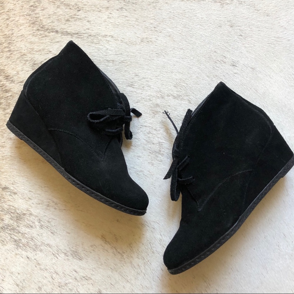 Dolce Vita Black Suede Wedge Bootie Sz 8.5